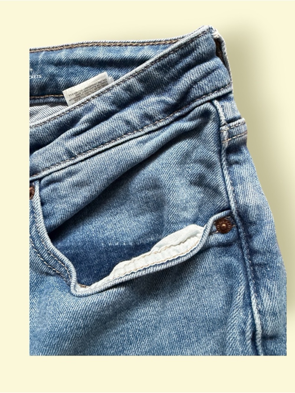 Old Navy Light Wash High Rise Curvy O.G Straight Jeans - Picture 4 of 6